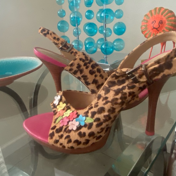 Cindy Says Platform Stilettos Cheetah w Flowers 10 - Picture 2 of 9